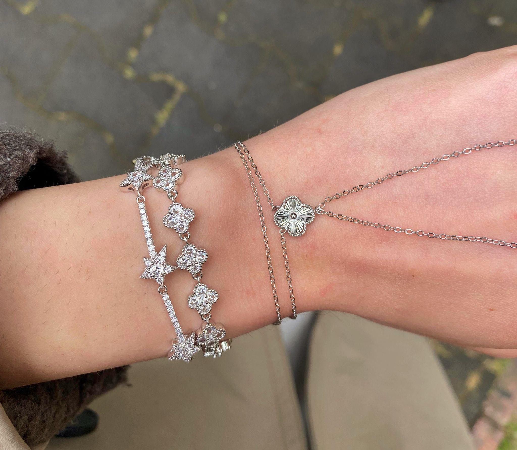 Tasarım Gümüş Yonca Şahmeran