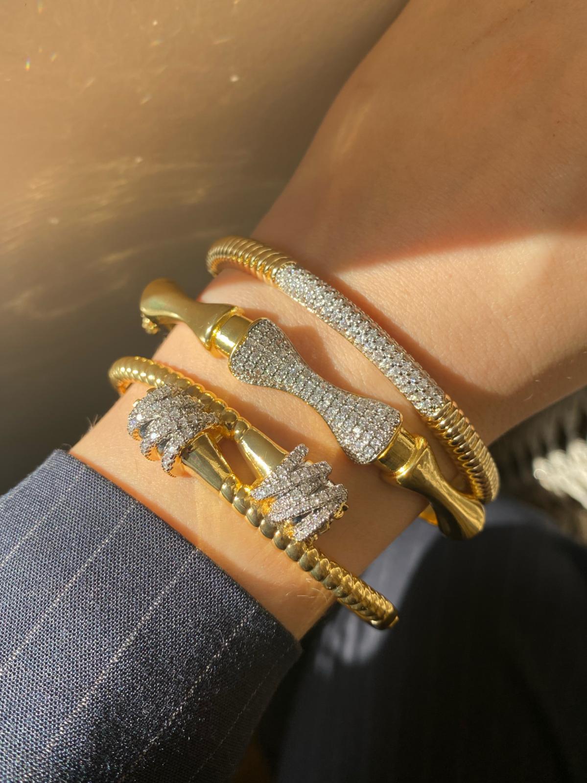 Tasarım Premium Seri Taşlı Gold Kelepçe