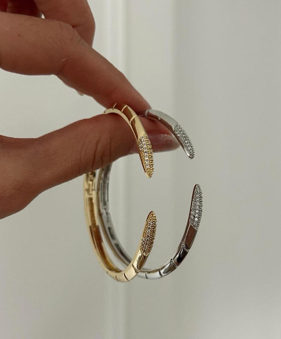 Tasarım Taşlı Önden Açık Gold Kelepçe