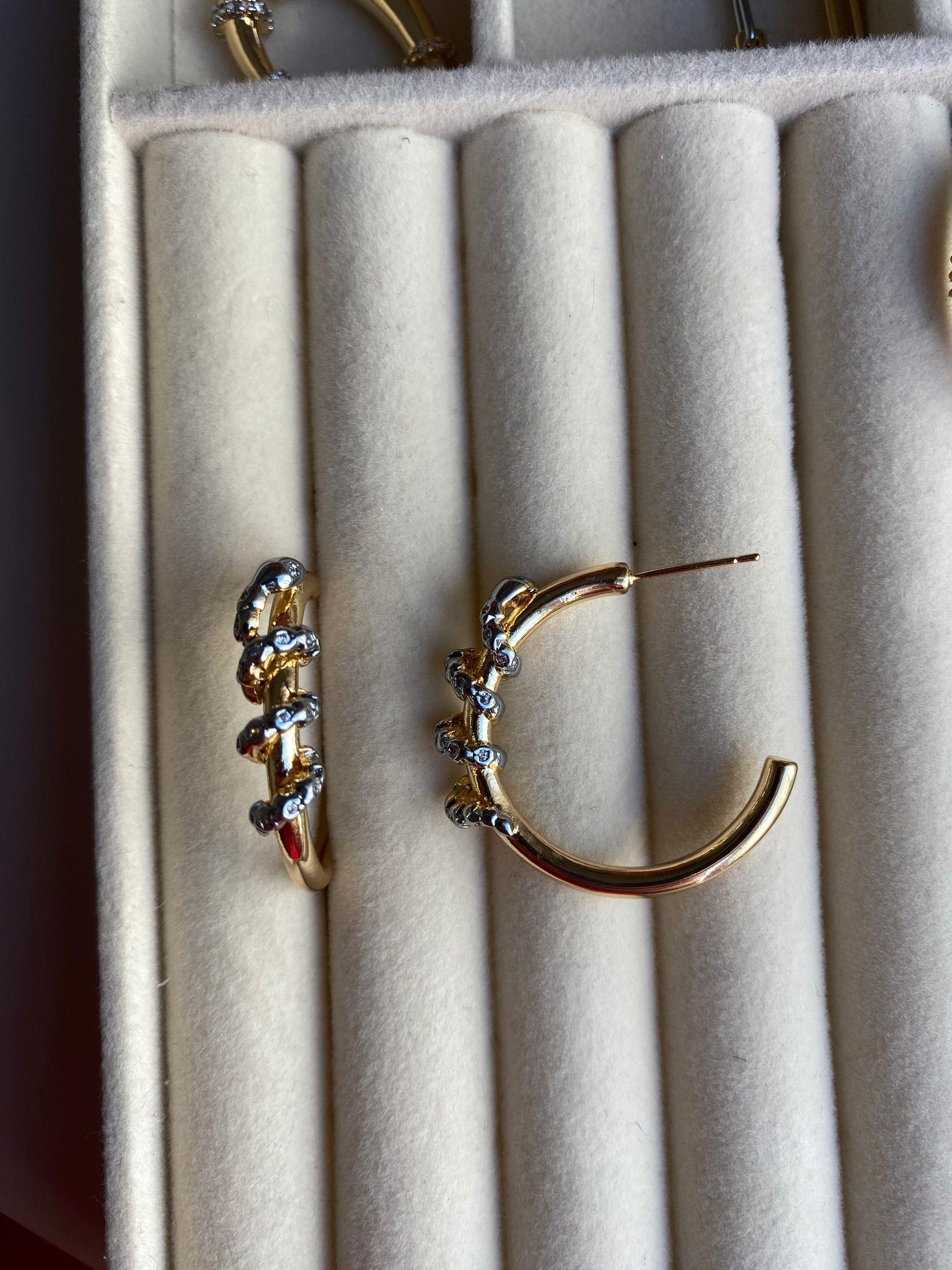 Taşlı Sarmal Gold Çelik Hena Küpe