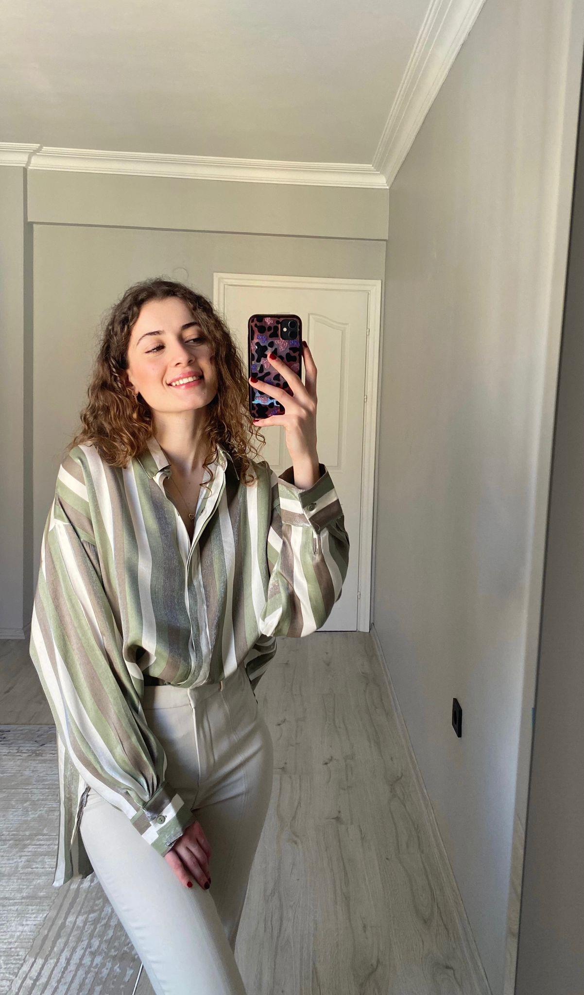 Yeşil Çizgili Oversize Parlak Dokulu Gömlek