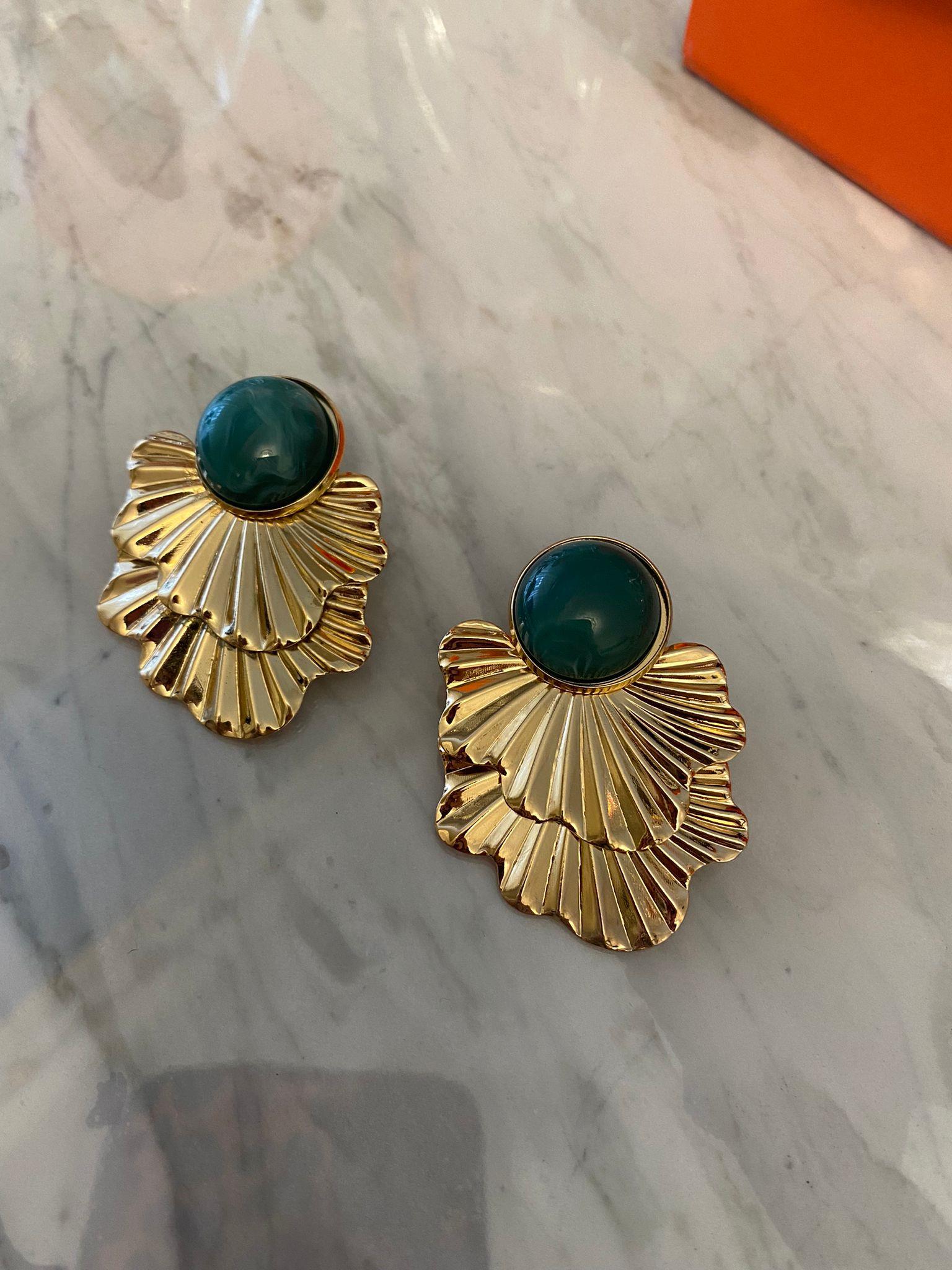 Yeşil Gold Detay Yaprak Küpe