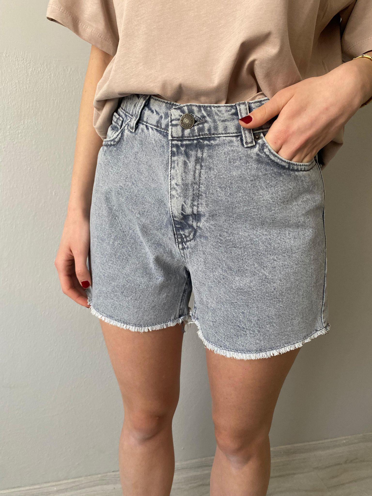 Yüksek Bel  Kısa Denim Şort 