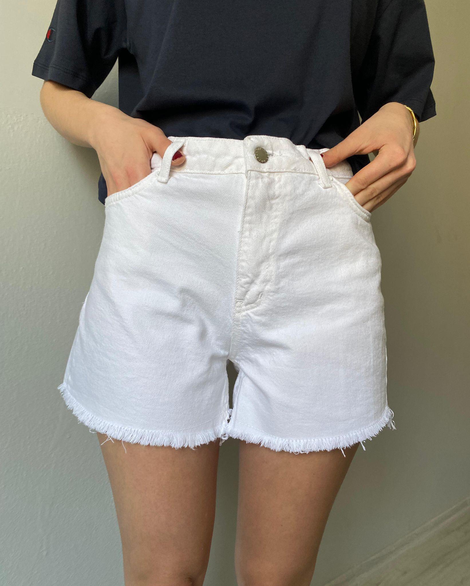 Yüksek Bel  Kısa Denim Şort Beyaz