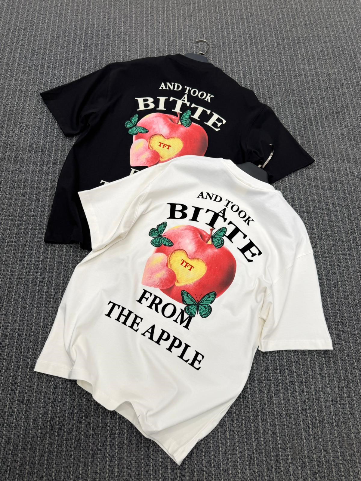 Bıtte Apple Desenli Oversize Tişört Beyaz