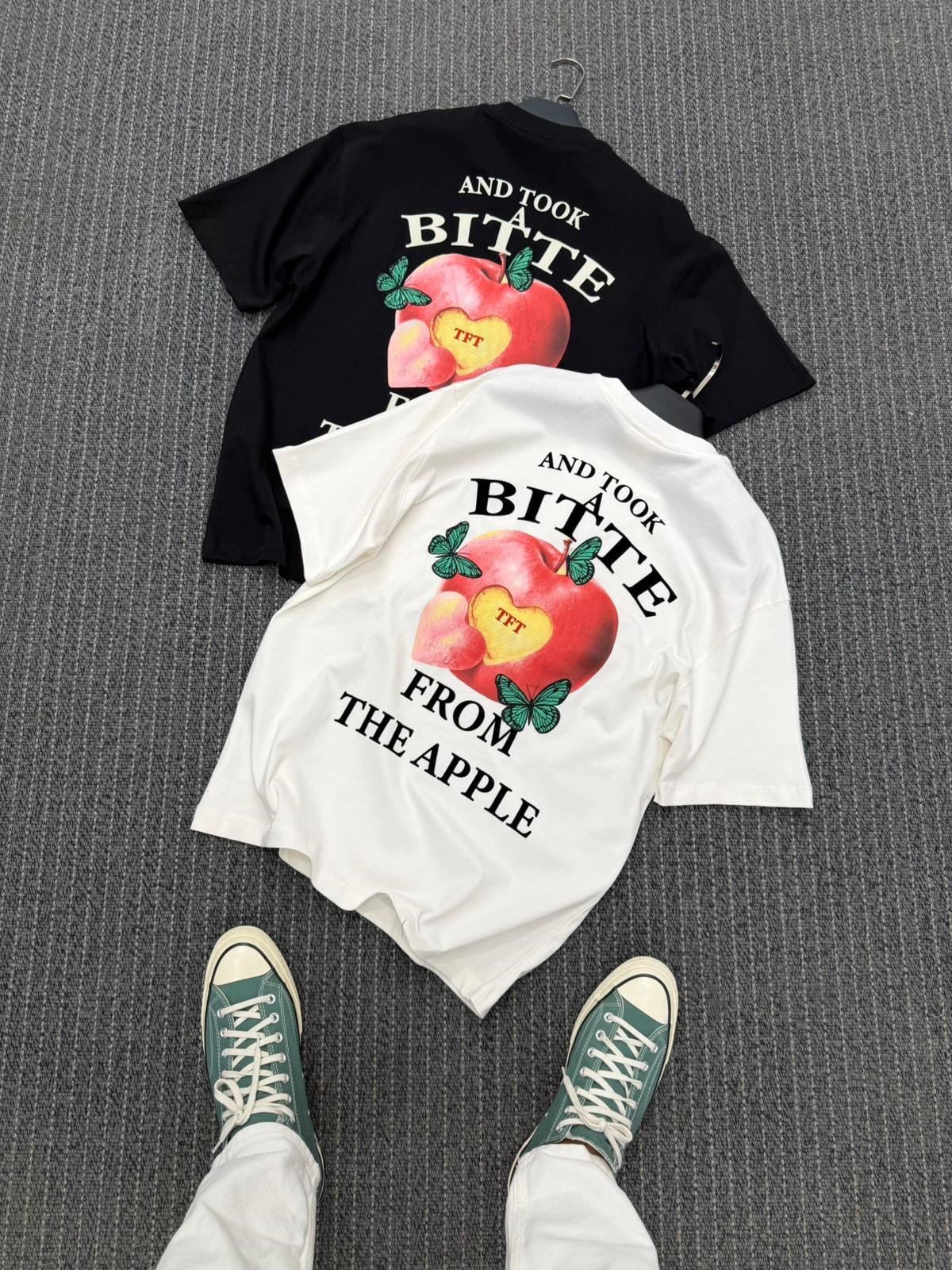 Bıtte Apple Desenli Oversize Tişört Siyah