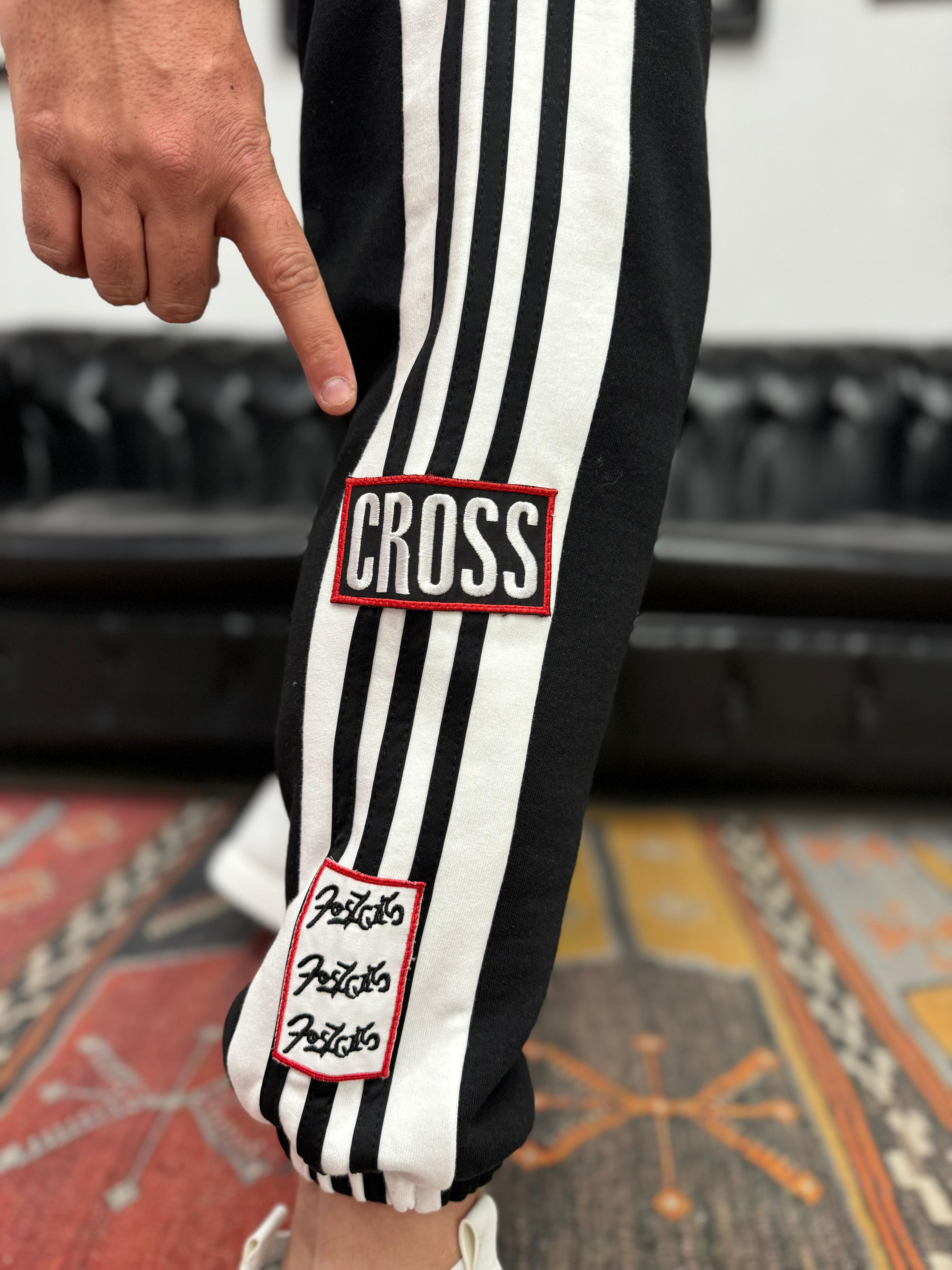 Cross Nakış Şerit Detaylı Paça Lastikli Eşofman Siyah