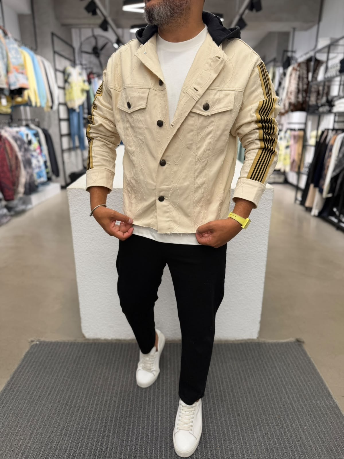 Gabardin Kol Şeritli Desen Ceket Bej