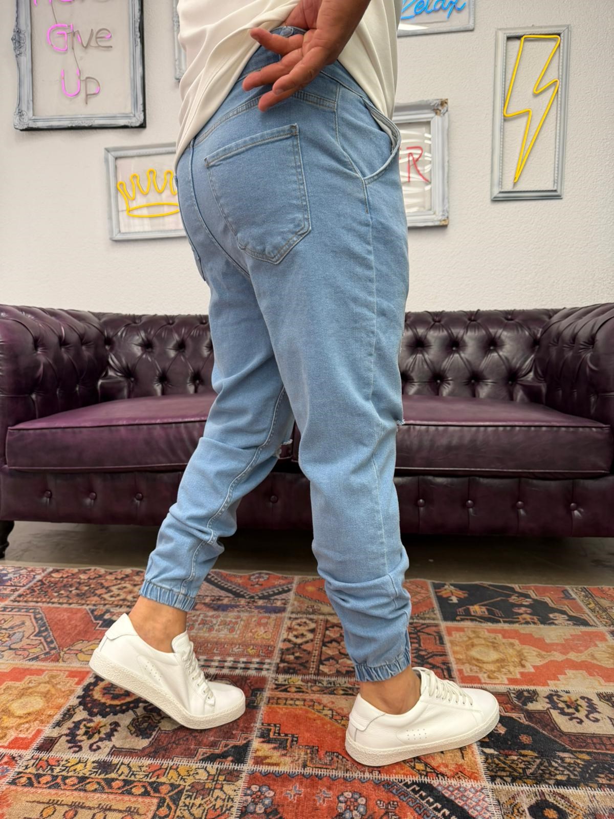 Lazer Yırtıklı Paça Lastikli Kot Jogger Açık Mavi