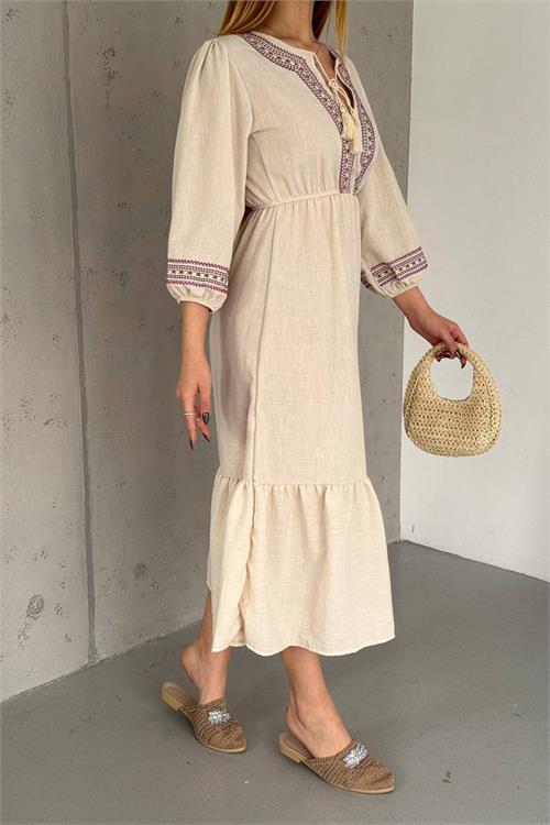 Dipmoda kadın bej nakışlı midi boy keten elbise NBK2014 