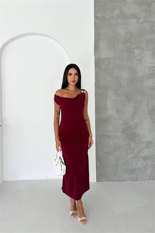 Dipmoda kadın bordo omuz gold toka detaylı midi boy elbise DPK090