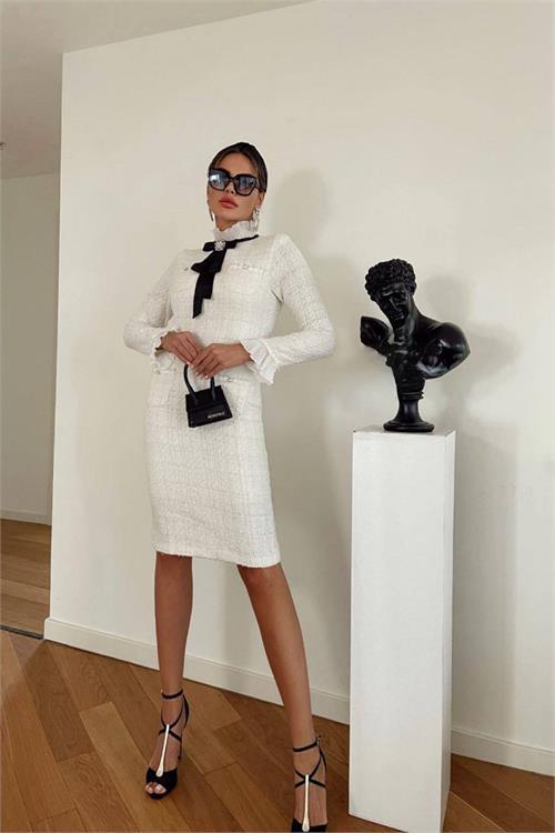 Dipmoda kadın broş ve tül detaylı tüvit kumaş midi elbise DPNC7027