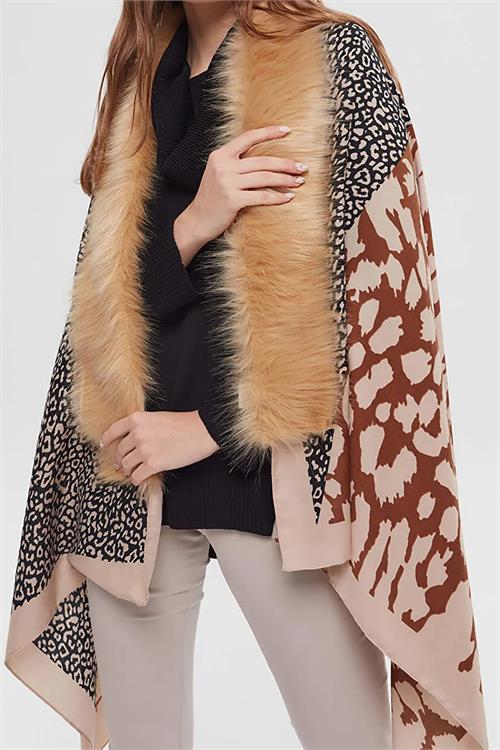 Dipmoda kadın camel leopar desenli kürklü panço DPAKS037