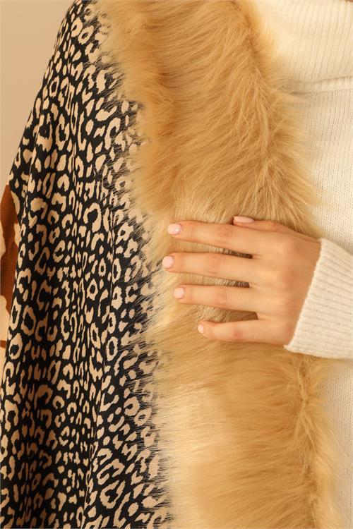 Dipmoda kadın camel leopar desenli kürklü panço DPAKS037