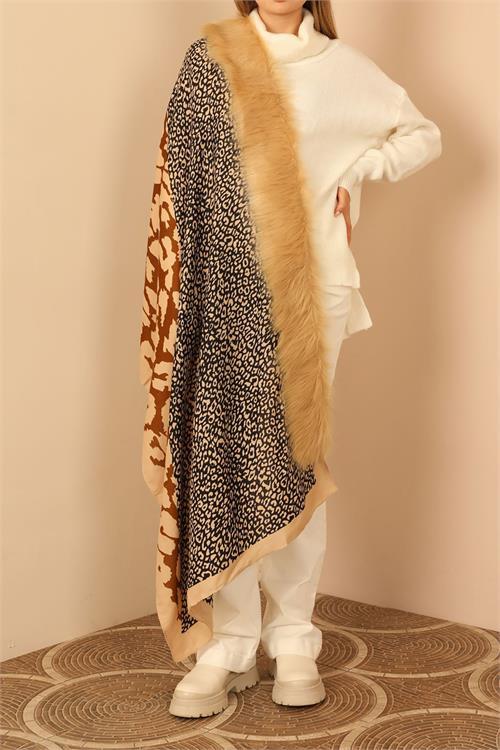 Dipmoda kadın camel leopar desenli kürklü panço DPAKS037