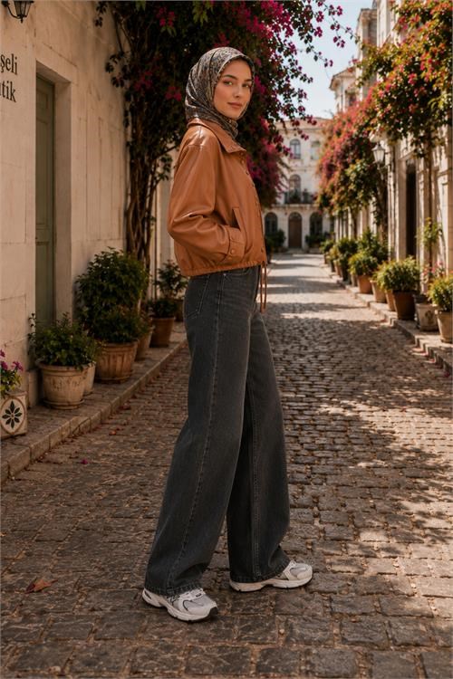 Dipmoda kadın camel modern duruşlu çıtçıt detaylı oversize suni deri ceket DPHT02