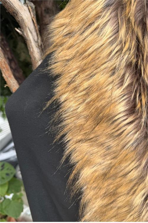 Dipmoda kadın çift renkli yaka kürklü siyah şal panço DPAKS049