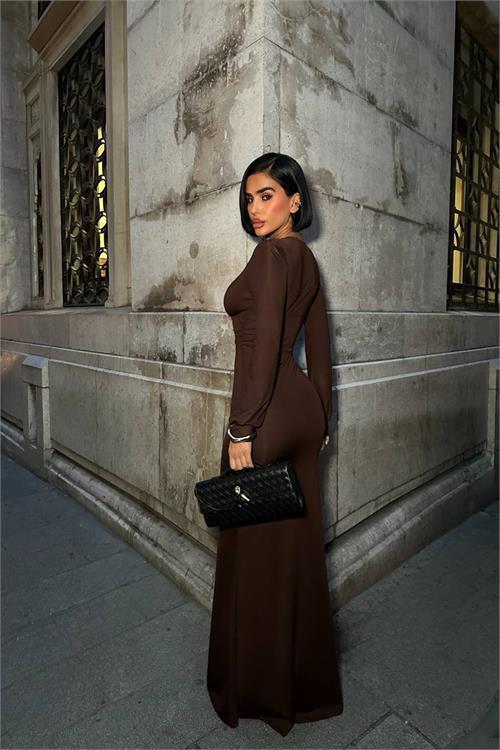 Dipmoda kadın derin dekolteli uzun kollu gold toka detaylı maxi boy elbise DPDF173