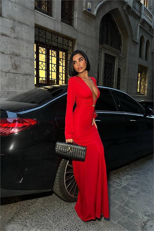 Dipmoda kadın derin dekolteli uzun kollu gold toka detaylı maxi boy elbise DPDF173