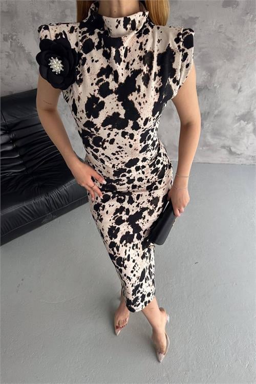 Dipmoda kadın desenli omuzları vatkalı uzun elbise NBK2080 