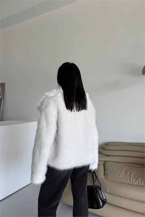 Dipmoda kadın içi astarlı ithal kürk kaban DPG111