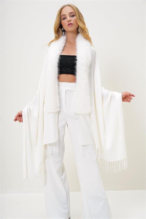Dipmoda kadın kürk yaka püsküllü şal panço DPAKS039
