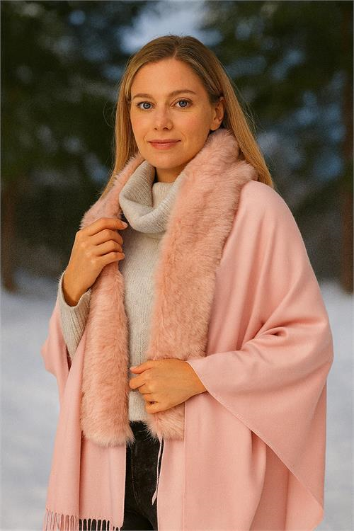 Dipmoda kadın kürk yaka püsküllü şal panço DPAKS039