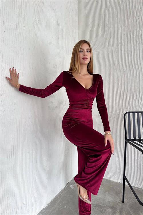 Dipmoda kadın V-yaka büzgü detaylı kadife tulum NBK2197