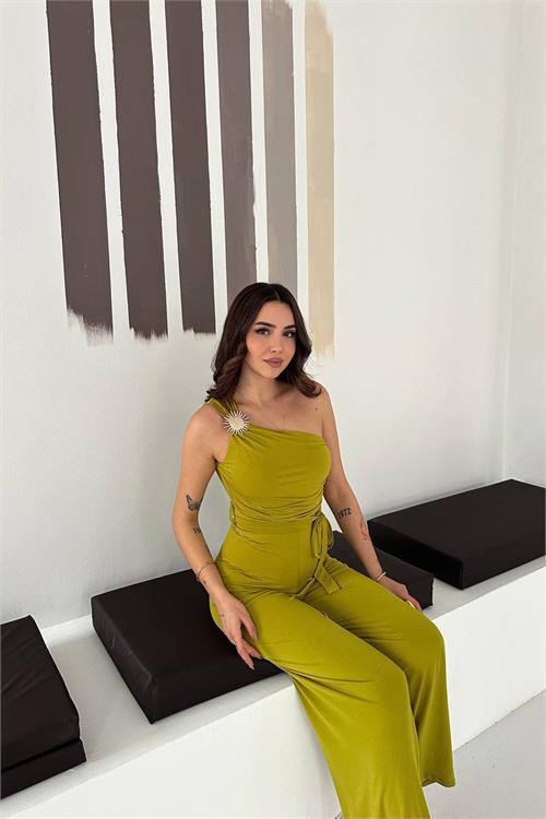 Dipmoda kadın yeşil tek omuz aksesuar detaylı geniş paça kuşaklı tulum DPK4544