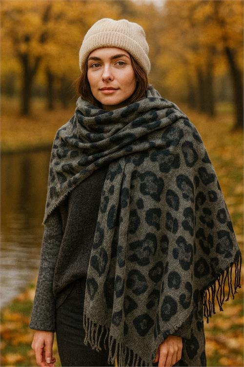 Dipmoda kadın yumuşak dokulu leopar desen püsküllü şal atkı DPAKS051