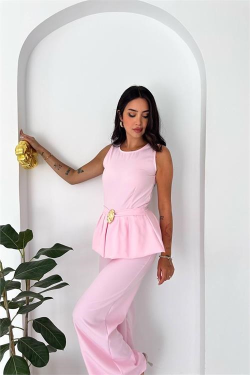 Dipmoda kaldın pembe kolsuz gold toka detaylı peplum kesim preium tulum DPK4637