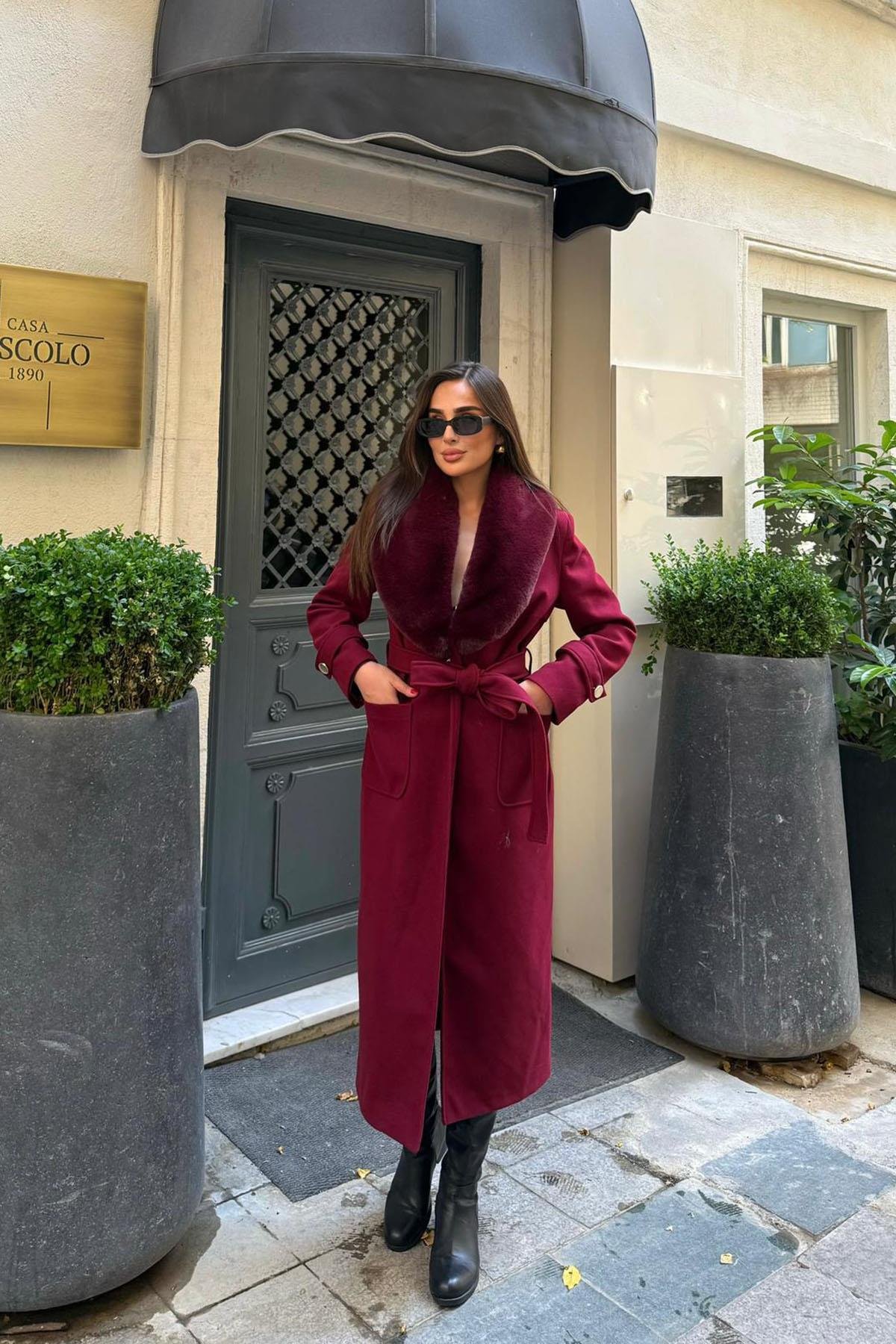 Kadın kaşe kumaş cepli yaka kürklü tam boy kuşaklı kaban DPSTR1003