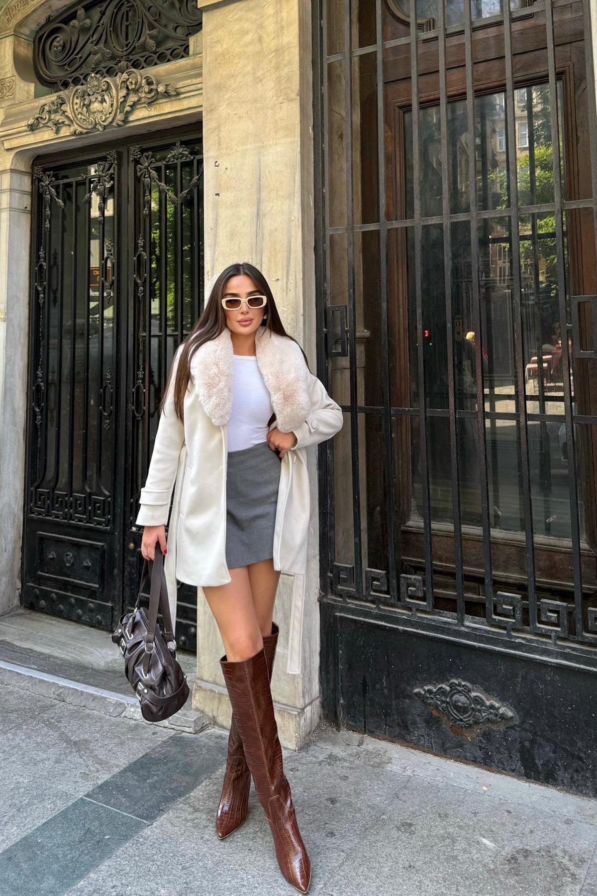 Kadın kürk yakalı kuşaklı kısa boy kaşe kaban DPSTR1019