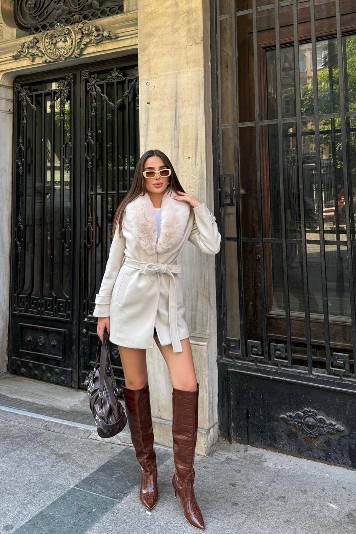 Kadın kürk yakalı kuşaklı kısa boy kaşe kaban DPSTR1019