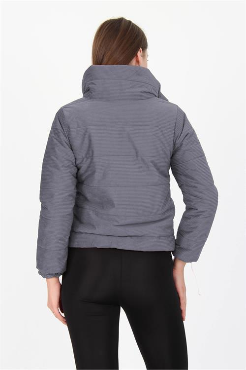 Neşeli Butik Kadın Yüksek Yaka Fermuar Detaylı Cepli Kışlık Kadife Mont NB7154 