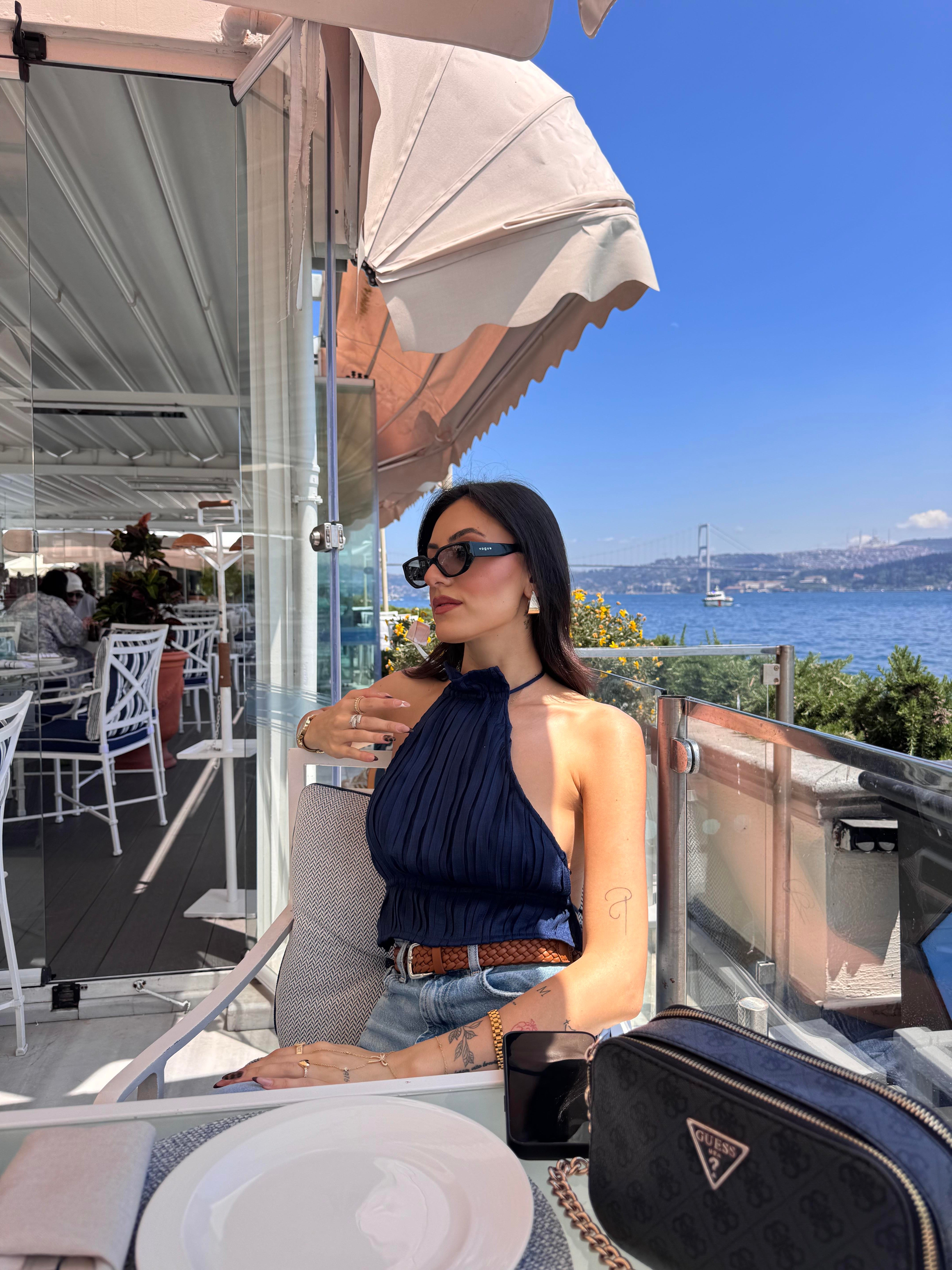 HALTER YAKA PİLELİ BLUZ-LACİVERT
