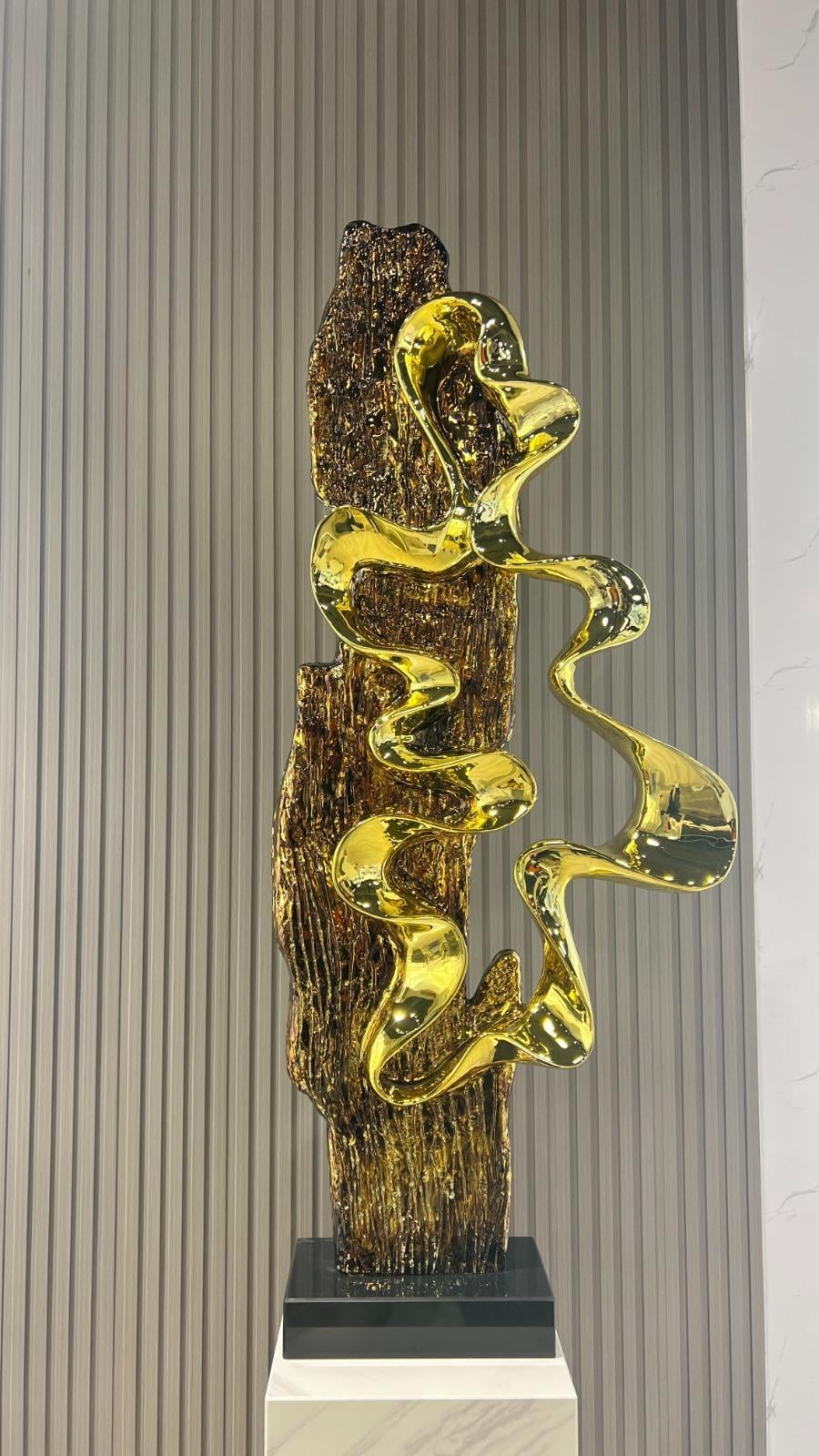 520*160*1250 Gold Fiberglass + Marble