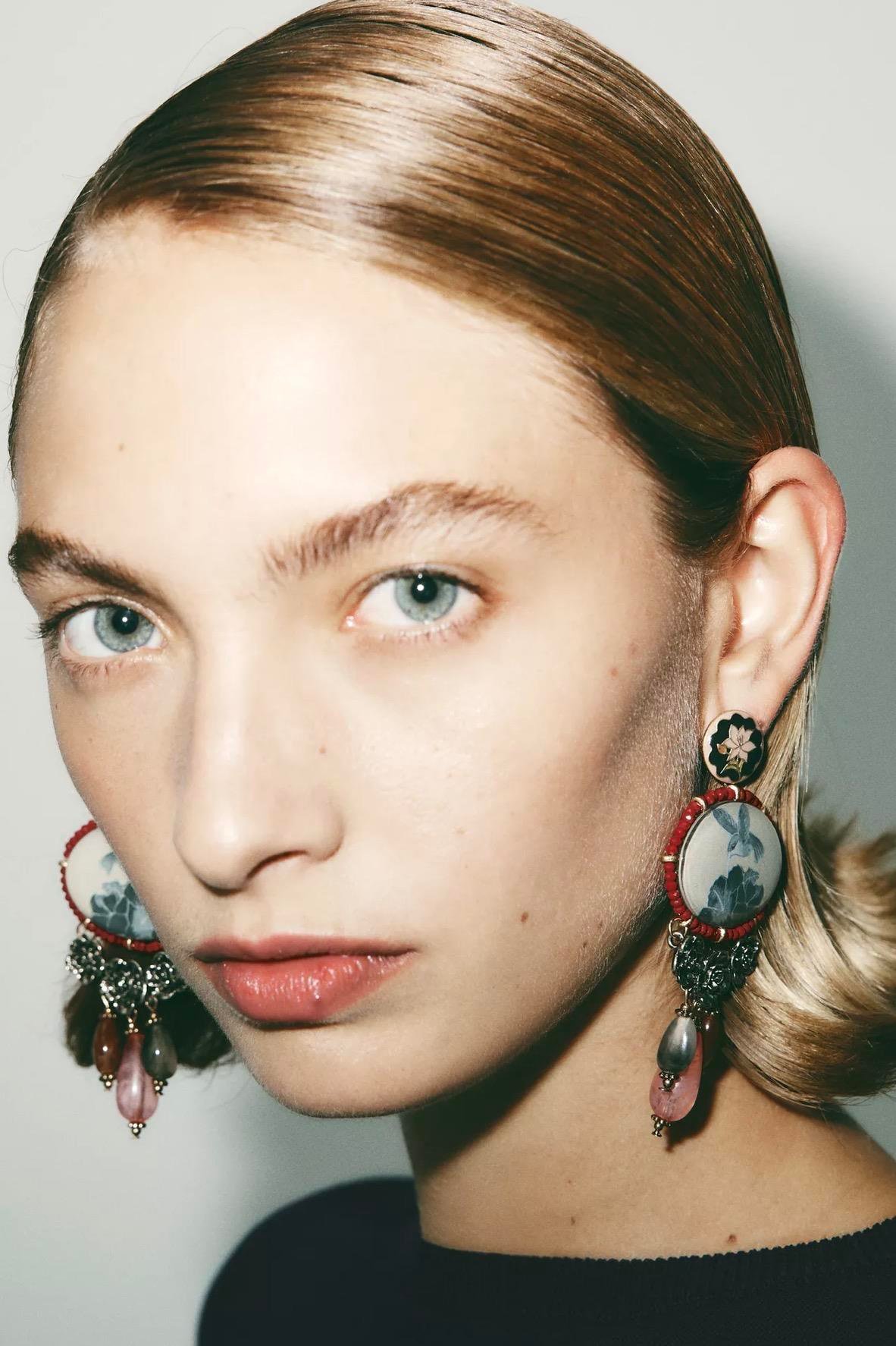 Çelik Sallantılı Charm Küpe