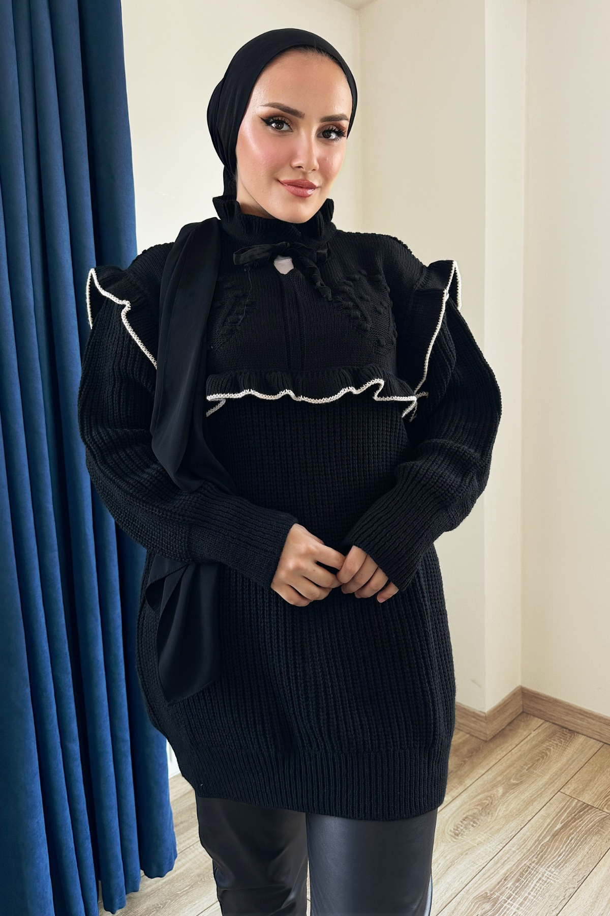 Fırfırlı Kadife Fiyonklu Kazak SİYAH