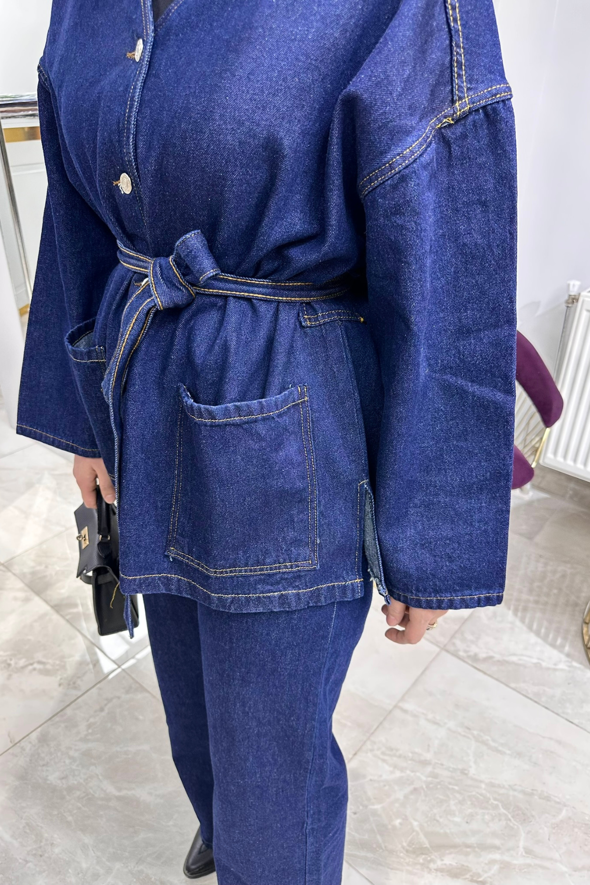 V Yaka Kuşaklı Denim Takım