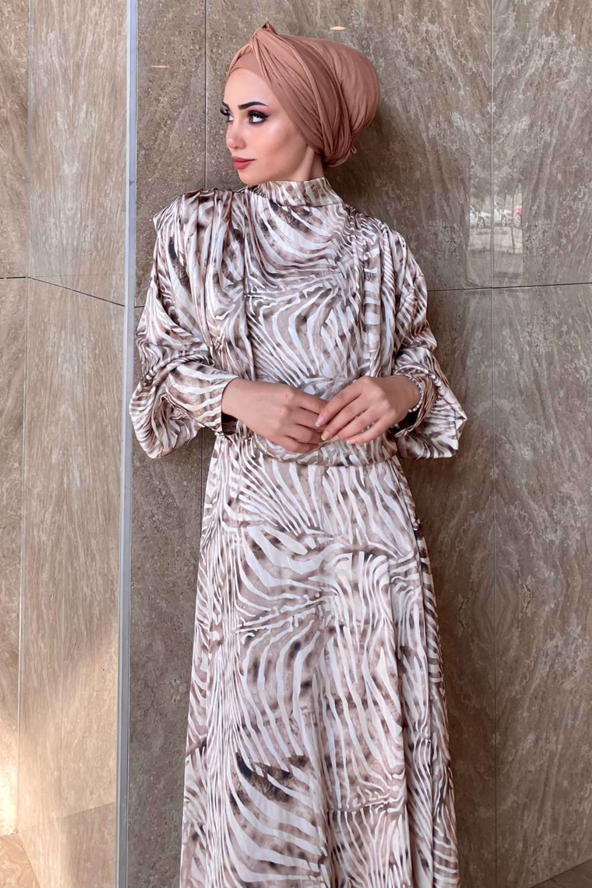 Vatkalı Saten Etekli Takım ZEBRA