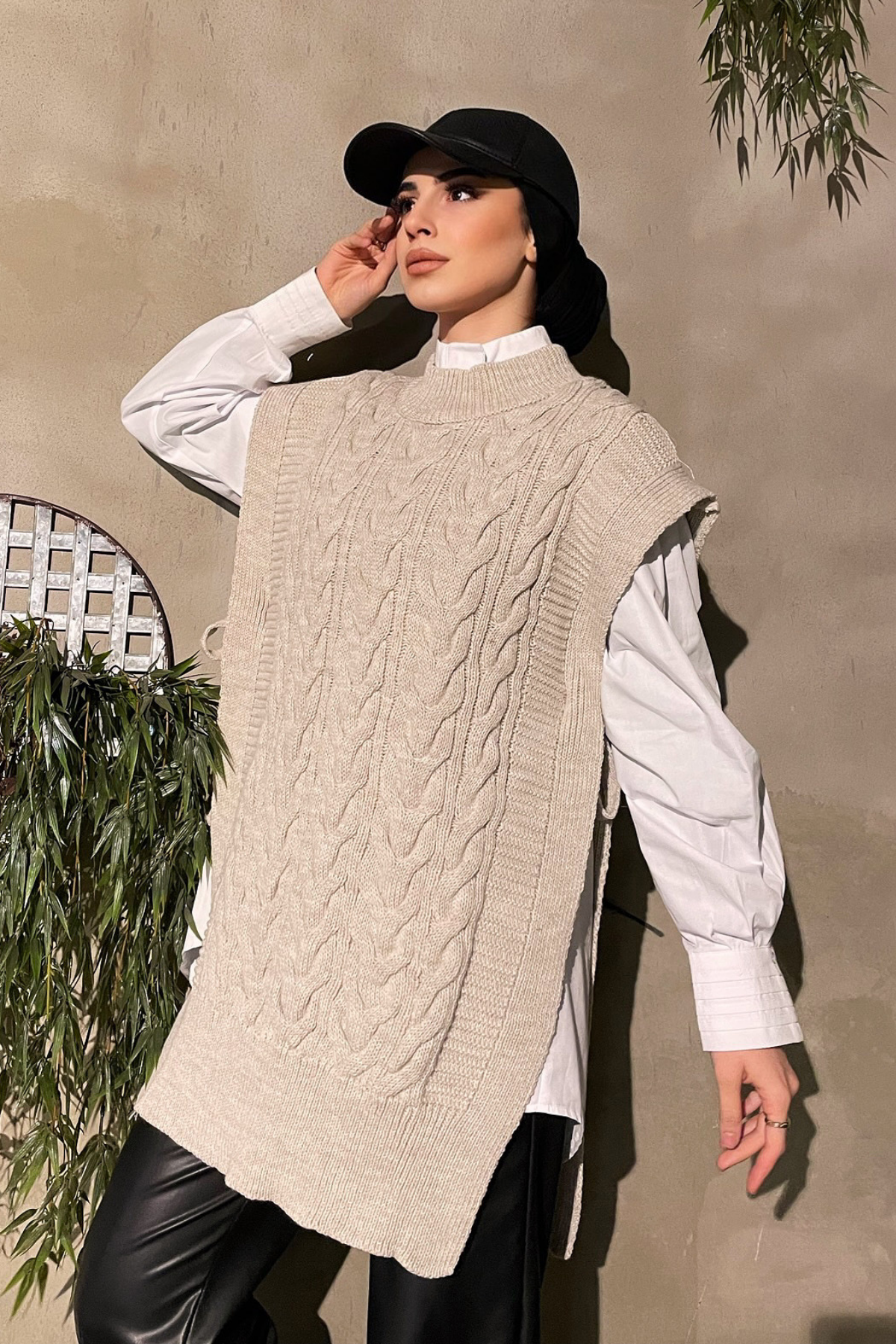 Yanı Bağcıklı Triko Süveter KREM