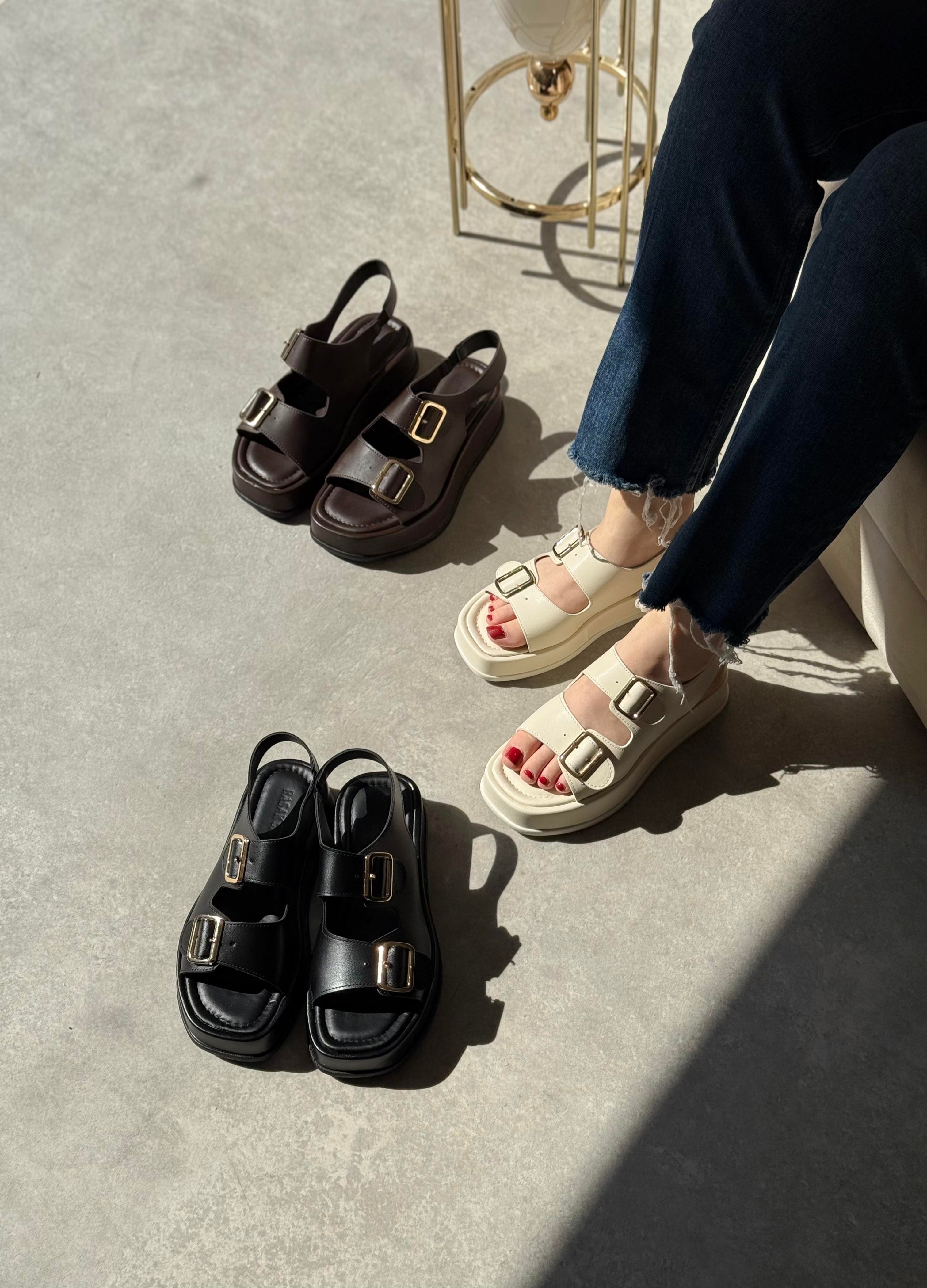 Chloe Krem Tokalı Sandalet 