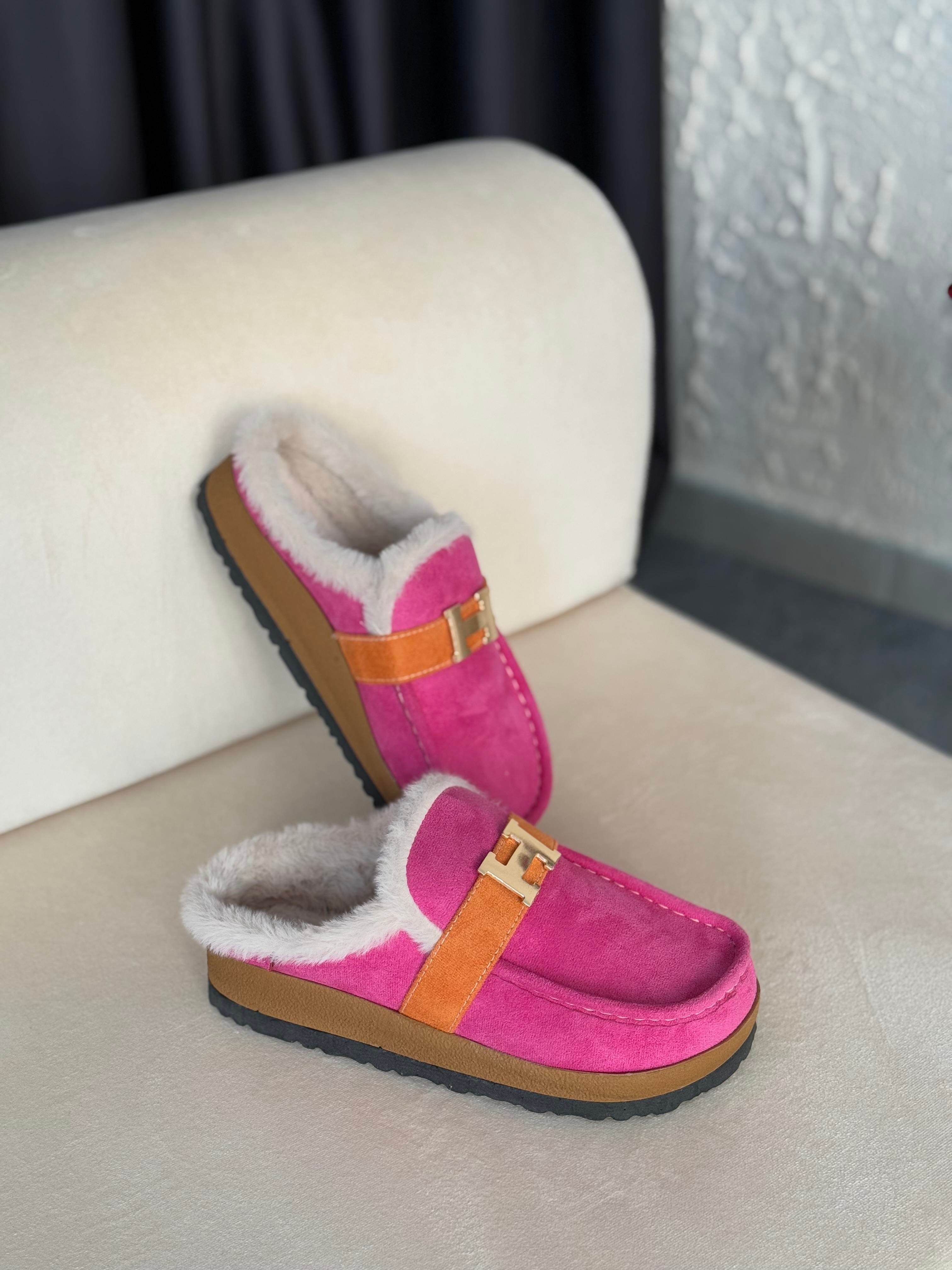 HRMS Model Pembe Kürklü Terlik Pembe