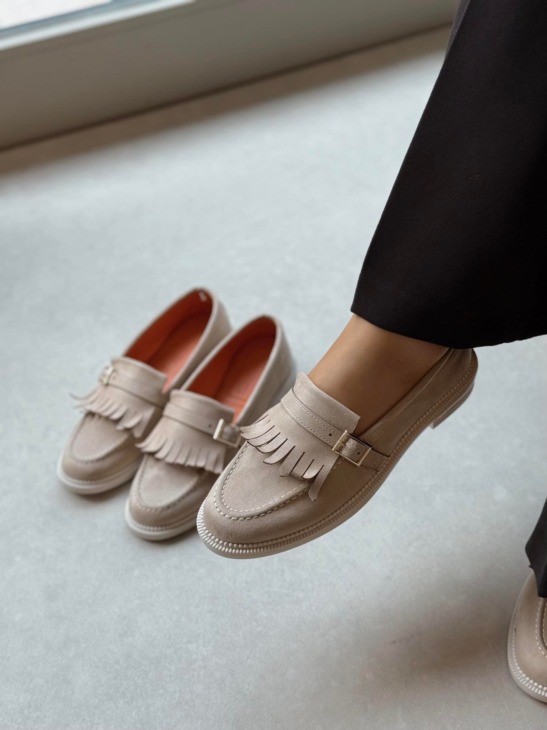 Jesy Püsküllü Toka Detaylı Bej Loafer