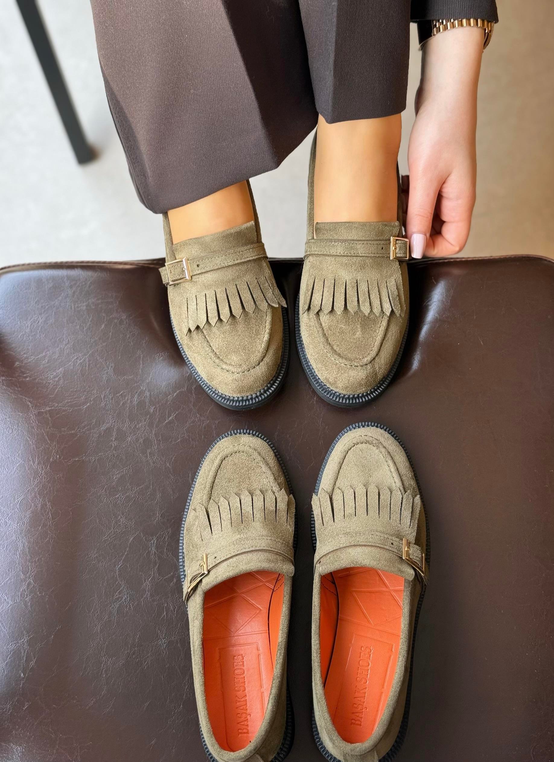 Jesy Püsküllü Toka Detaylı Haki Yeşil Loafer