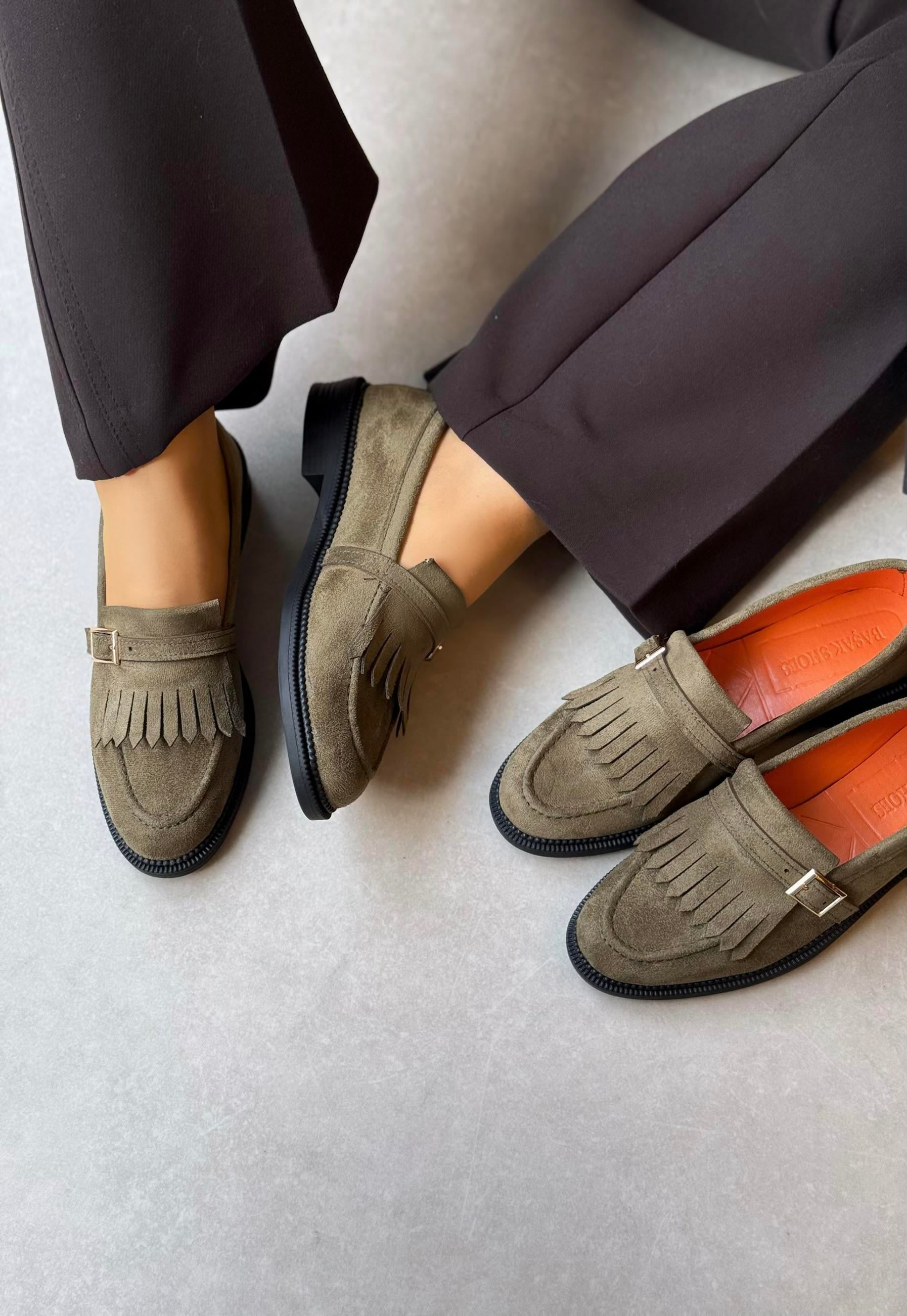 Jesy Püsküllü Toka Detaylı Haki Yeşil Loafer