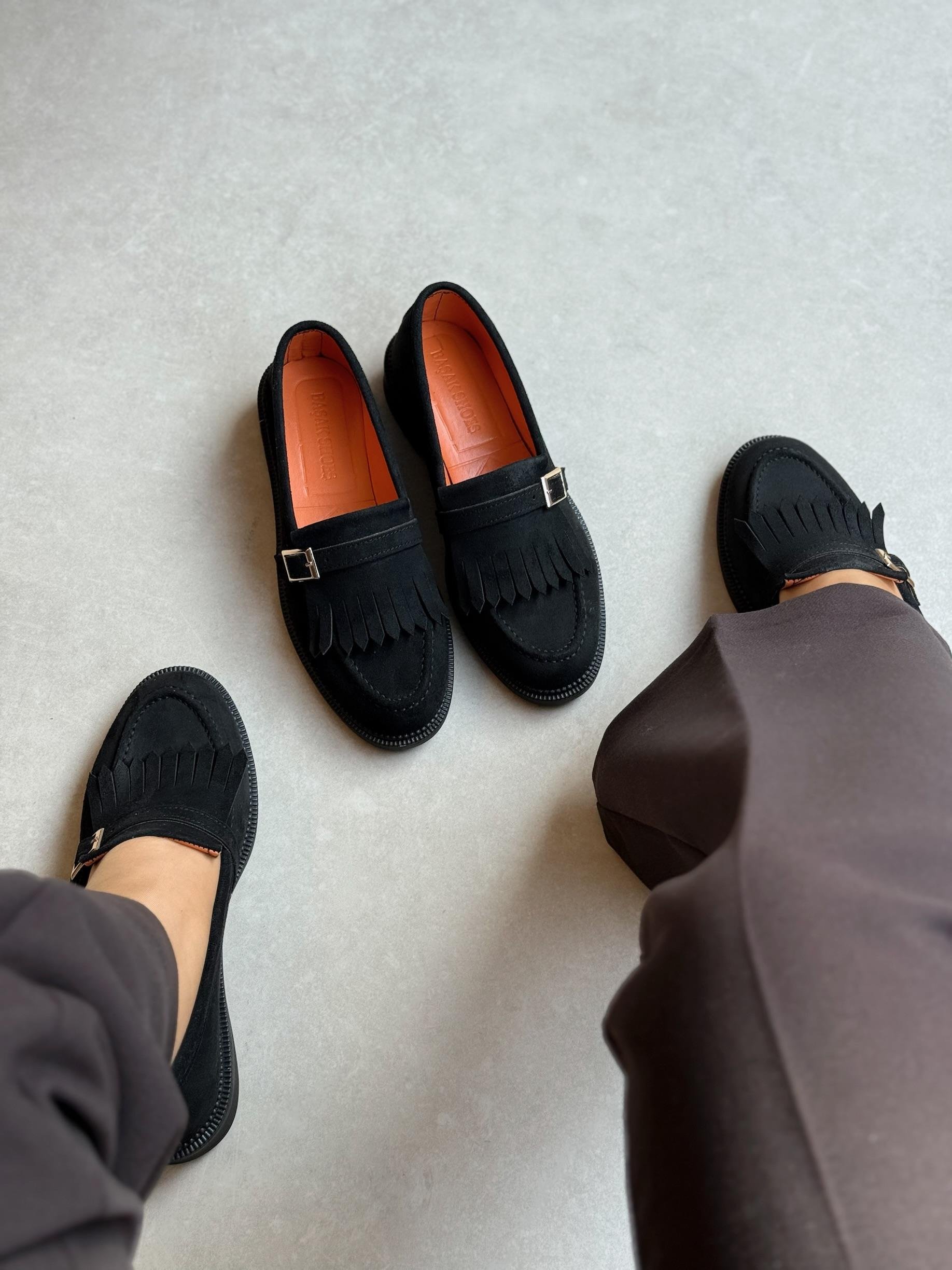 Jesy Püsküllü Toka Detaylı Siyah Loafer