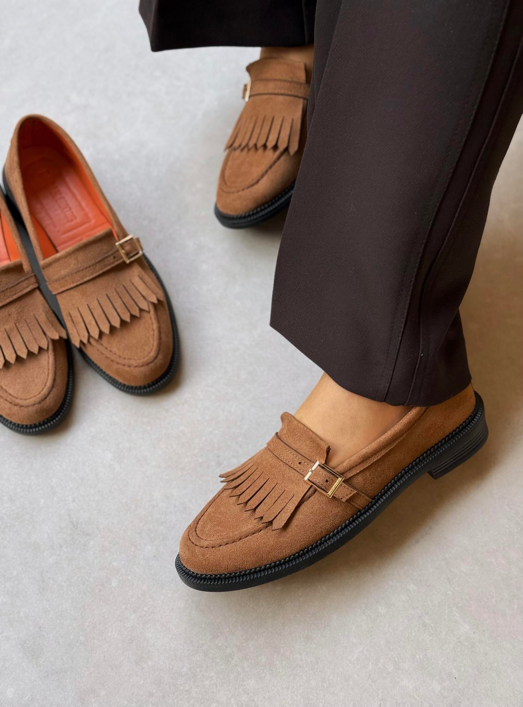 Jesy Püsküllü Toka Detaylı Taba Loafer