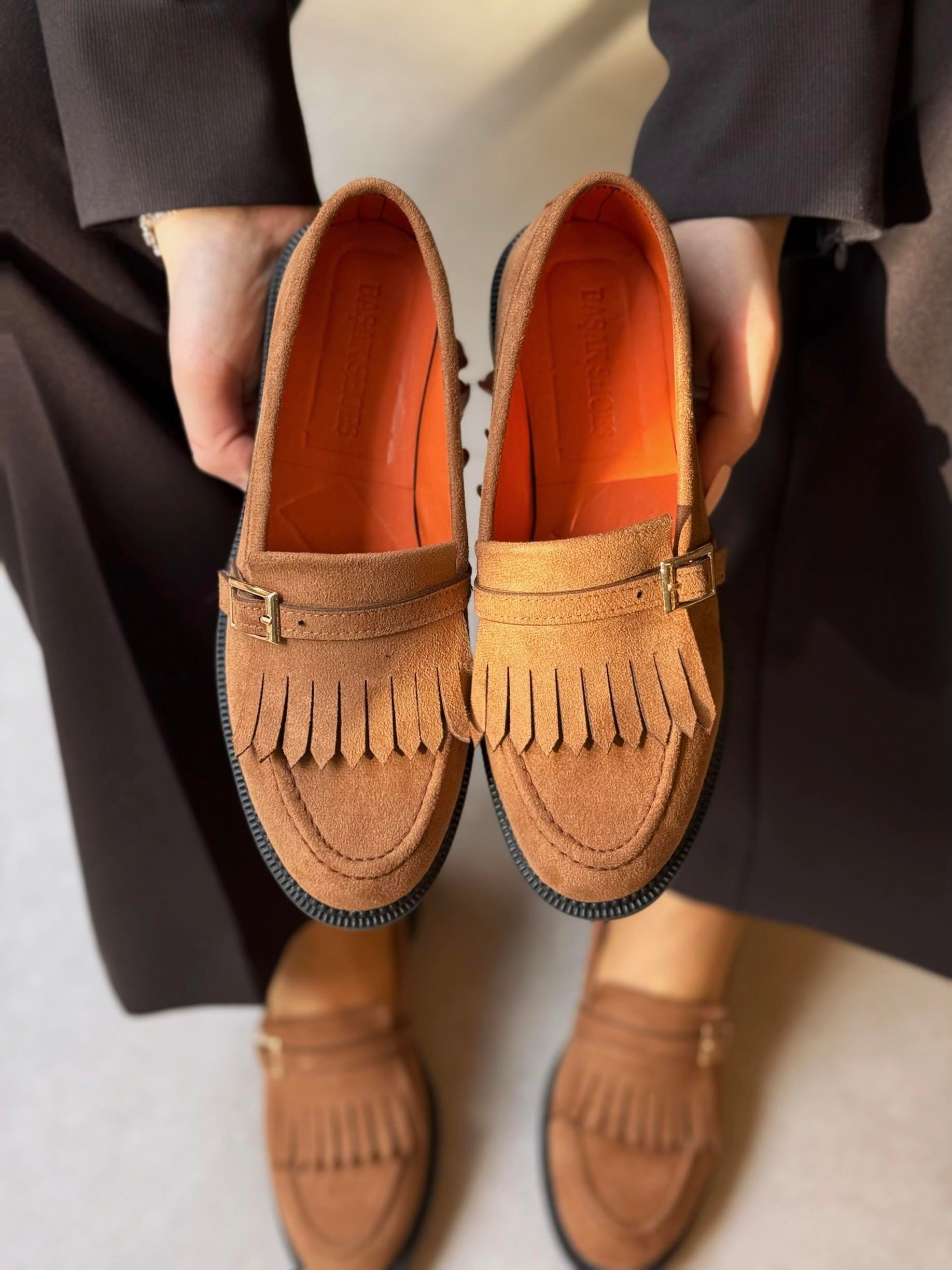 Jesy Püsküllü Toka Detaylı Taba Loafer
